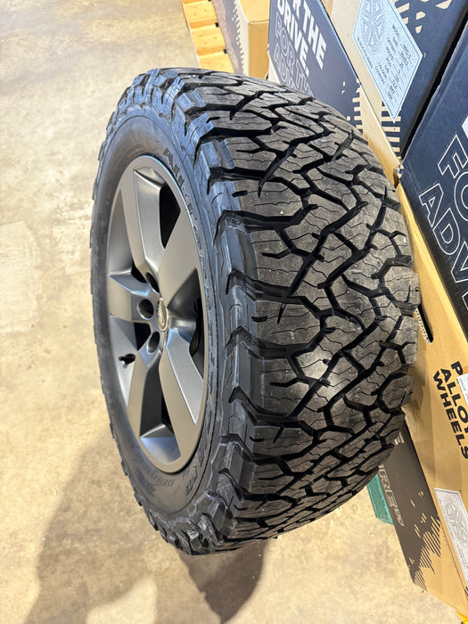 Genuine Land Rover Discovery 5 Style 5098 20" Alloy Wheels & Off Road Tyres