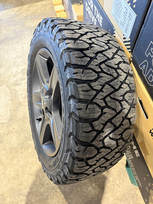 Genuine Land Rover Discovery 5 Style 5094 20" Alloy Wheels & Off Road Tyres