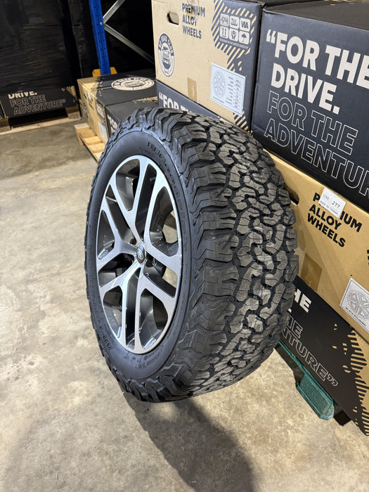 Genuine Land Rover Discovery 5 Style 5095 20" Alloy Wheels & Off Road Tyres