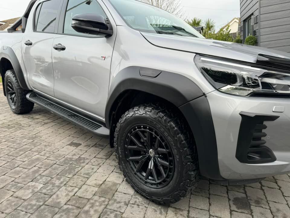 NRC-2 CHRONOGRIP 18" Toyota Hilux Off Road Alloy Wheels &amp; Tyres
